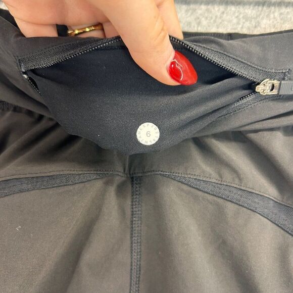 Lululemon Athletica Size 6 Gait Keeper Short 3.5" Black Athletic Workout Sporty - Picture 2 of 9